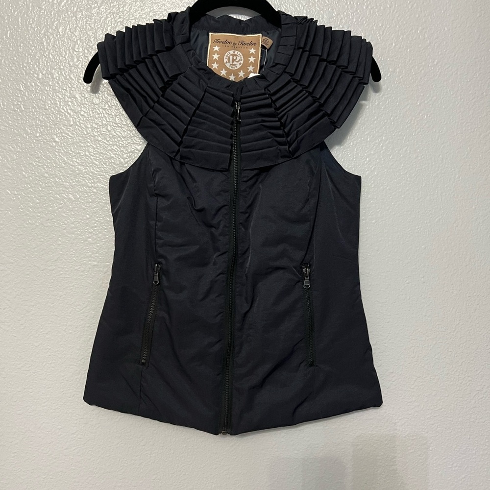 Forever 21 Twelve by Twelve charcoal gray pleated neck puffer vest